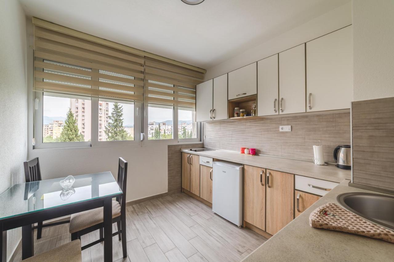 Renta stan- aprtman odmor Apartment Podgoriţa Exterior foto